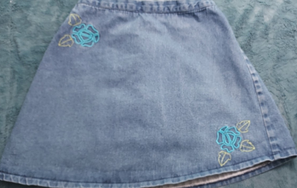 Girls Ponytails Denim Skirt with Floral Pattern and Size 14/16 Built In Shorts